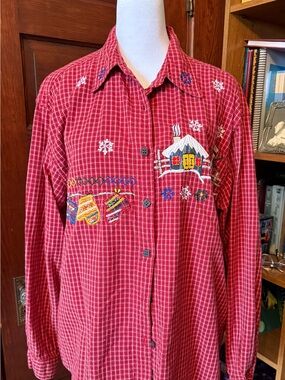 Women's Red Plaid Button Down Shirt with Embroidered Winter Scene/Sara Studio/M